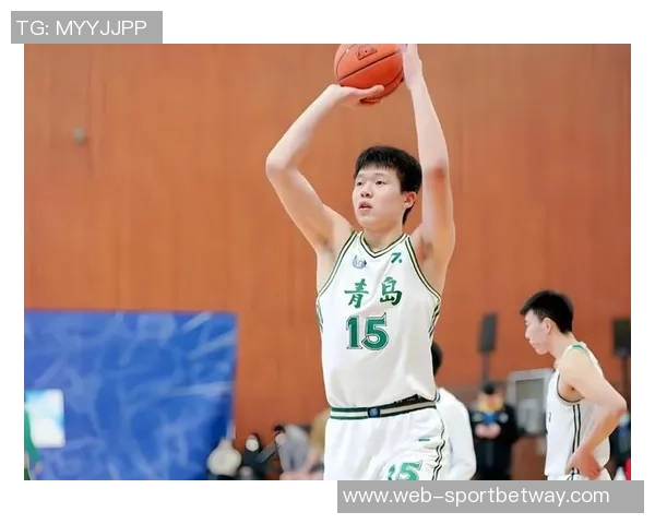 杨瀚森反思五次失误经历追求创新却未能帮助球队 杨瀚森反思五次失误经历追求创新却未能帮助球队