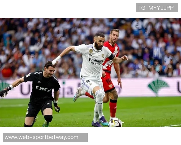 弗里克谈国王杯门将选择强调胜利对皇马的压力与球队无关 弗里克谈国王杯门将选择强调胜利对皇马的压力与球队无关