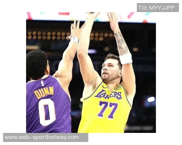 湖记:东契奇与里夫斯搭档无詹阵容下DFS表现天差地别的深度分析 湖记:东契奇与里夫斯搭档无詹阵容下DFS表现天差地别的深度分析