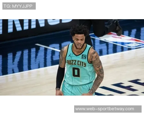 迈尔斯布里奇斯表现平平19投7中仅得22分8篮板三分球命中率低下 迈尔斯布里奇斯表现平平19投7中仅得22分8篮板三分球命中率低下